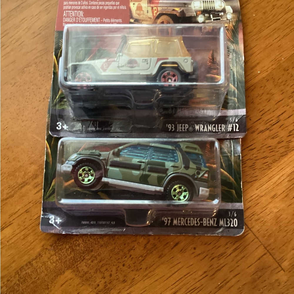 Pair of Two Jurassic World Legacy Collection Matchbox Cars - Picture 6 of 8